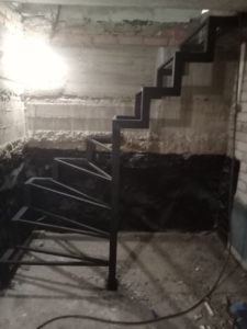 Лестница на двойном косоуре