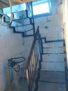 Лестница на двойном косоуре