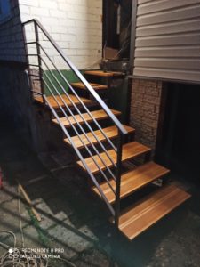 Крыльцо для частного дома, дачи