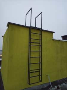 Металлические лестницы в производственных помещениях