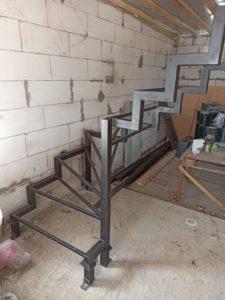 Лестница на двойном косоуре