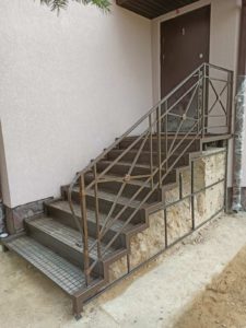 Крыльцо для частного дома, дачи