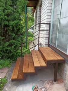 Крыльцо для частного дома, дачи