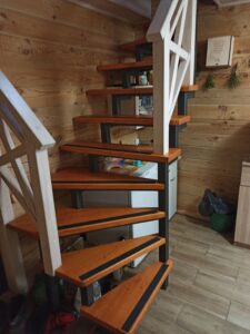 Лестница на двойном косоуре