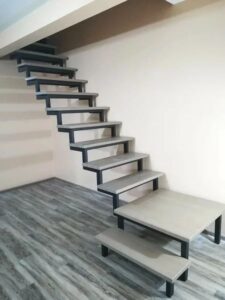 Лестница на двойном косоуре