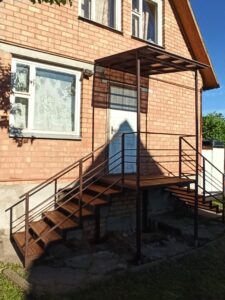 Крыльцо для частного дома, дачи