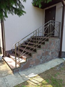 Крыльцо для частного дома, дачи