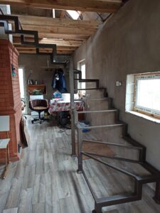 Лестница на двойном косоуре