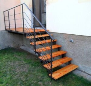 Крыльцо для частного дома, дачи