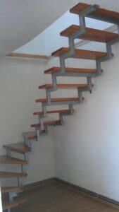 Лестница на двойном косоуре