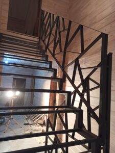 металлические лестницы второй этаж частном доме