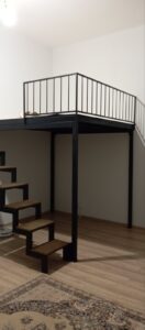 Спальня на антресольном этаже