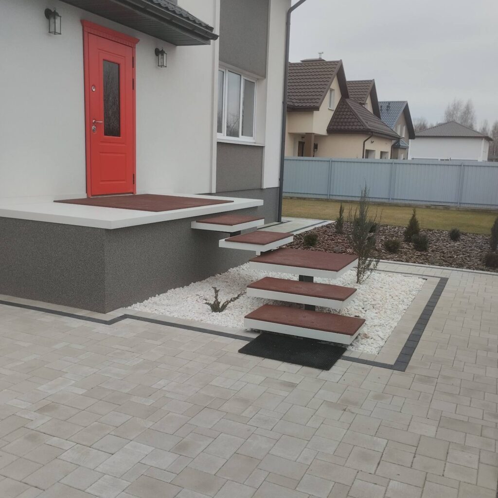 Крыльцо с парящими ступенями