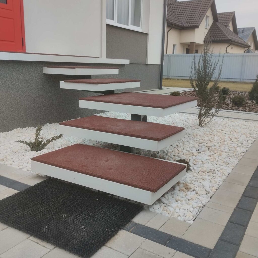 Крыльцо с парящими ступенями